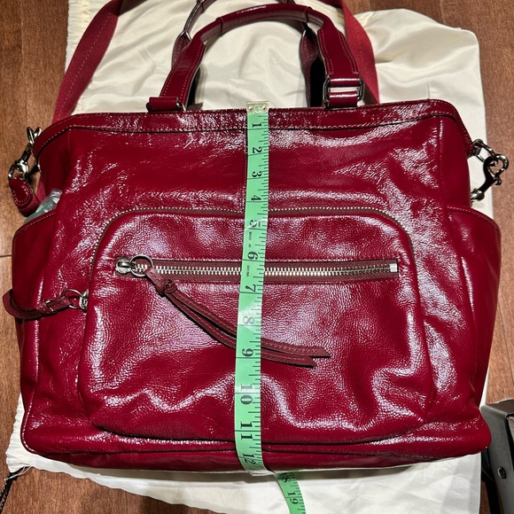 ⭐️#16002 Coach Oxblood Patent Leather Versatile Travel/Baby Tote with Change Pad - Picture 13 of 15